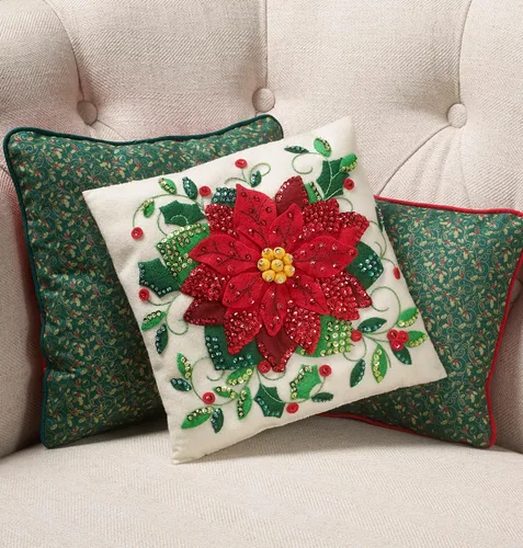 Miniatura 2 de Bucilla Kit de apliques de fieltro, kit de almohada de fieltro navideño de 10" x 10", flor de pascua elegante