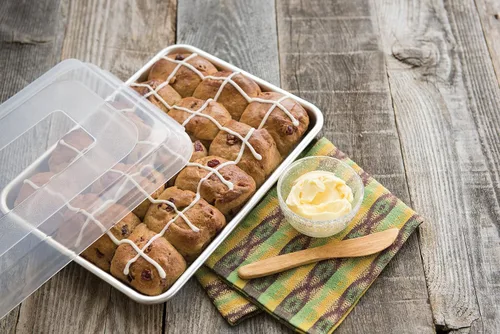 Miniatura 8 de Nordic Ware Naturals 45339 - Juego de utensilios para hornear de 3 piezas de aluminio, bandeja de un cuarto de hoja y bandeja para pasteles