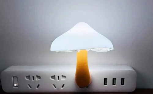 Miniatura 7 de iBetterLife [50 paquetes] Sensor LED de hongos luz nocturna enchufable de pared linda luz nocturna de hongos lámpara de dormitorio de ensueño