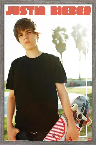 Miniatura 12 de Trends International Justin Bieber - Póster de pared de monopatín, 14.725 x 22.375 pulgadas, versión enmarcada de madera de granero
