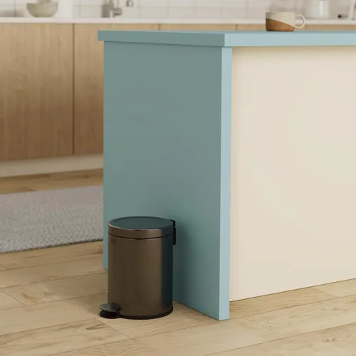 Miniatura 2 de Rubbermaid Basurero redondo de acero inoxidable, 1.6 galones, carbón, papelera con tapa para el hogar, baño, cocina, oficina