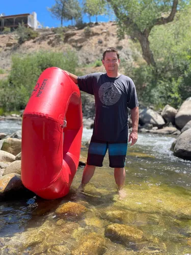 Miniatura 6 de Hardcore River Tube with Durable Triple-Layer PVC, Ergonomic Seven-Sided Design, Intuitive Handles, and C7 Valve Inflation – Ideal for Tubing