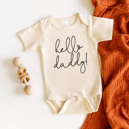 Miniatura 2 de Bump and Beyond Designs Hello Daddy Anuncio de embarazo a su esposo