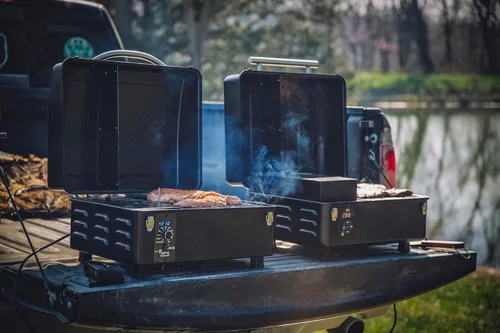 Miniatura 6 de Traeger Grills TFT18KLD Ranger, parrilla portátil de pellets de madera y ahumador - Ahumador eléctrico de pellets de mesa con Controlador Digital