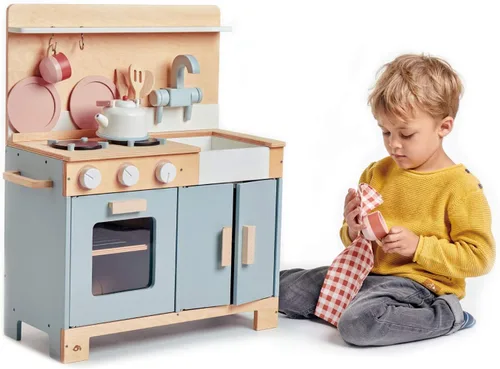 Miniatura 4 de Tender Leaf Toys Mini Chef Home Kitchen – Cocina de madera totalmente equipada con accesorios para cocinar – Desarrolla habilidades sociales
