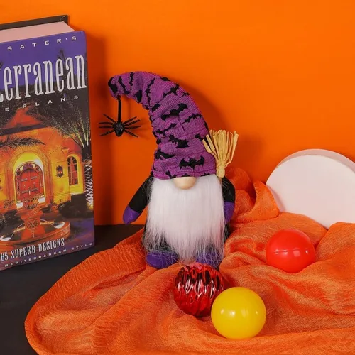 Miniatura 9 de PRETYZOOM Muñeca sin rostro, gnomo de Halloween, decoración de felpa, gnomo de bruja de fieltro suave morado con barba gris, escoba de araña