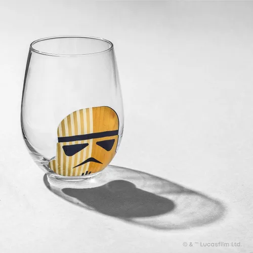 Miniatura 5 de JoyJolt Star Wars™ - Vasos para casco sin tallo, juego de 4 vasos grandes de vidrio de 19 onzas, regalos de cocina de guerra y coleccionables