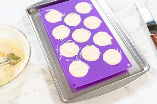 Miniatura 4 de Bakerpan Mini moldes redondos de silicona para hornear de 1.9 pulgadas, juego de 2 moldes antiadherentes para magdalenas, tartas, galletas