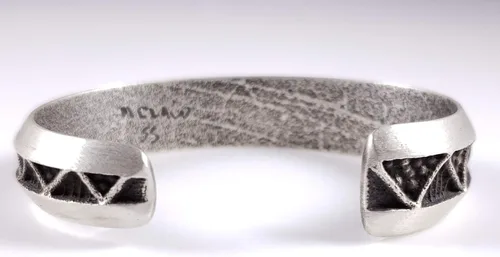 Miniatura 4 de Pulsera Navajo de plata de ley hecha a mano con diseño de Tufa Cast Stacker Firmado por Monty Claw