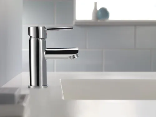 Miniatura 2 de Delta Faucet Grifo de baño moderno de un solo agujero, grifo de baño de una sola manija cromado, grifo de lavabo de baño, ensamblaje de drenaje