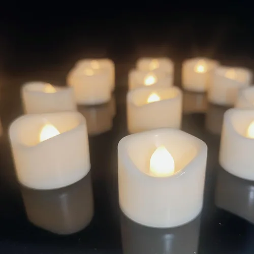Miniatura 7 de iZAN 6 Velas de Té LED Sin Llama, Velas Votivas Eléctricas Falsas que Funcionan con Pilas, Velas Parpadeantes para Decoraciones de Boda y Fiesta