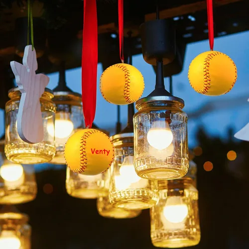 Miniatura 4 de Newwiee 6 piezas de adornos de Navidad de sóftbol a granel decoraciones deportivas para árbol de Navidad, adorno decorativo de béisbol de piel