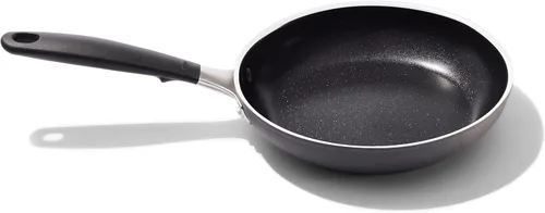 OXO Sartén antiadherente de 8 pulgadas, mango de silicona sin BPA, apto para lavavajillas y horno, sartén de cerámica sin PFAS, color negro