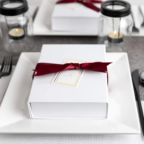 Miniatura 4 de Purple Q Crafts Caja de regalo dura blanca con tapa de cierre magnético, cajas pequeñas rectangulares de 7 x 5 x 1.6 pulgadas, para regalos