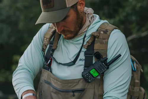 Miniatura 5 de Midland GXT67 Radio bidireccional GMRS de 5 vatios - Walkie Talkie de largo alcance para aterrizaje, Jeep y todoterreno - IP67 impermeable