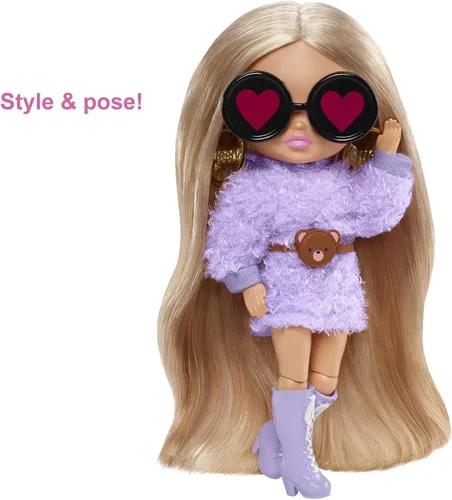Miniatura 4 de Barbie Extra Minis Muñeca #4 (5.5 pulgadas) Vistiendo Moda Morada Esponjosa, con Soporte para Muñeca y Accesorios Incluyendo Orejas de Osito y Gafas