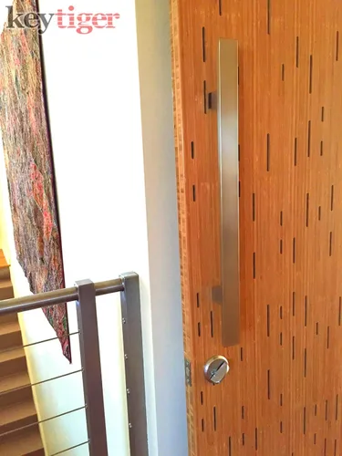 Miniatura 8 de Manija de puerta negra mate de 32 pulgadas de largo, de 1 cara, moderna manija de puerta delantera de acero inoxidable para puertas de vidrio