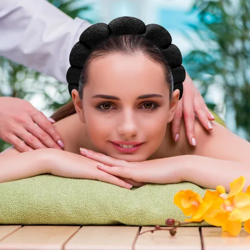 Miniatura 8 de Juego de diadema y pulsera de spa negro, kit de lavado facial de 3 piezas para cuidado de la piel y maquillaje, diadema de tela de rizo hinchada