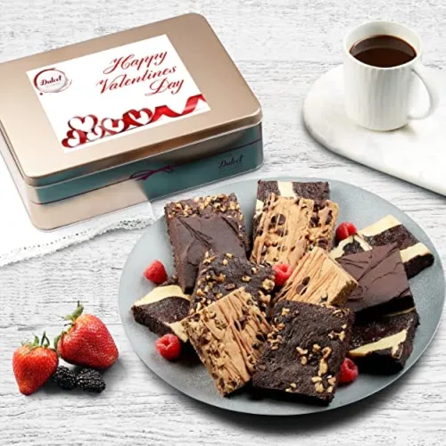 Miniatura 18 de Dulcet Gift Baskets Surtido de brownie de chocolate gourmet, brownie de lata de brownie, delicioso pastel de queso, dulce de azúcar rocoso, ganache