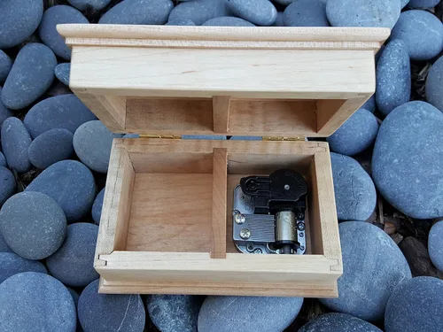 Miniatura 2 de Custom engraved wooden music box, jewelry box, with your choice of name and date on top, color and song