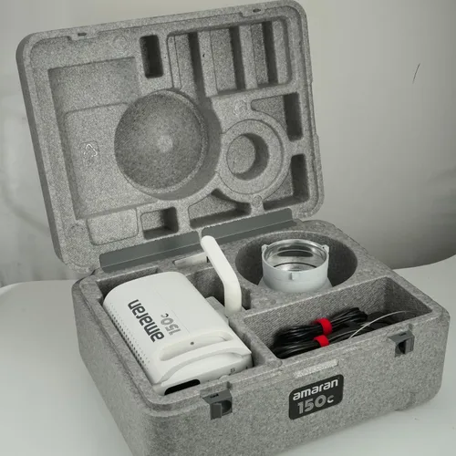 Miniatura 6 de Aputure Amaran 150c luz de vídeo COB, RGBWW 150W, 2,500K a 7,500K CCT con ajuste G/M, 15,610 lux a 1 m con hiperreflector, control de APP (Blanco)