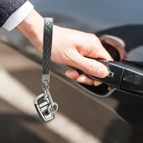 Miniatura 3 de OHKYOOT Llavero de cuero para muñeca, llavero de coche con 3 llaveros y anillo anti-pérdida (Negro)