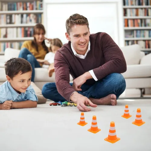Miniatura 7 de NUOBESTY 30 mini conos de tráfico, 0.98 pequeños conos de construcción naranja para entrenamiento deportivo en miniatura, juguete de seguridad