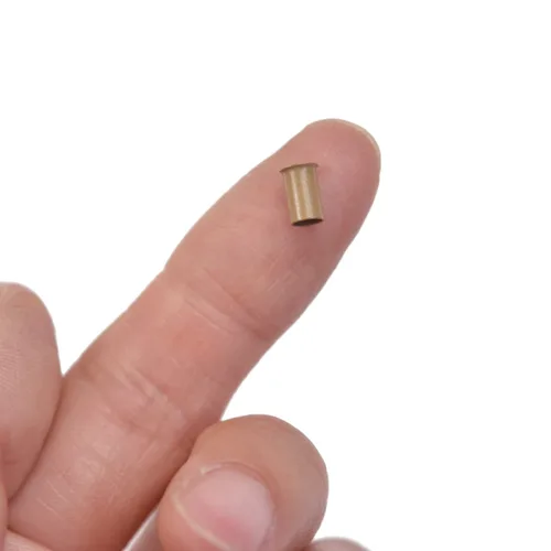 Miniatura 5 de 500 piezas de microanillos de 0.134 in, cuentas de enlaces de microanillos sin silicona, tubos de cobre para extensiones de cabello (rubio oscuro)