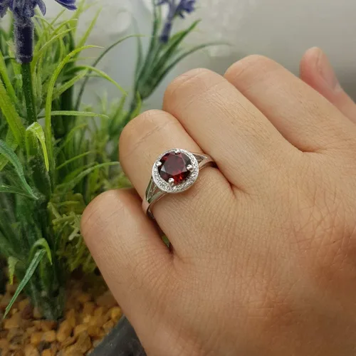 Miniatura 108 de Dazzlingrock Collection Anillo de compromiso redondo de 0.276 in con halo de diamante blanco y vástago dividido para ella en oro macizo de 14
