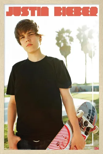 Miniatura 7 de Trends International Justin Bieber - Póster de pared de monopatín, 14.725 x 22.375 pulgadas, versión enmarcada de madera de granero