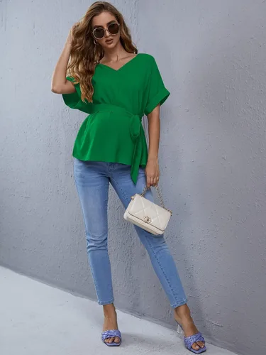 Miniatura 6 de OYOANGLE Blusa de maternidad de manga corta con cuello en V y cinturón para mujer