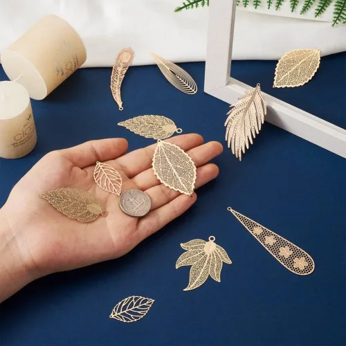 Miniatura 6 de Beadthoven - 36 colgantes de filigrana con hojas de lágrima para hacer aretes, adornos de metal grabado en latón dorado, colgantes huecos