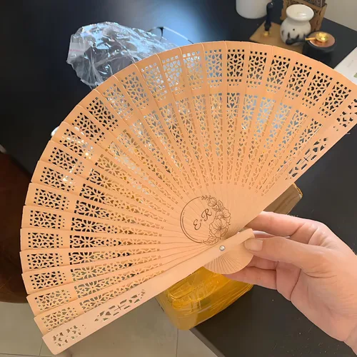 Miniatura 2 de Abanico de madera de sándalo personalizado a granel para recuerdos de boda, abanicos de madera grabados para novia, despedida de soltero, ventilador