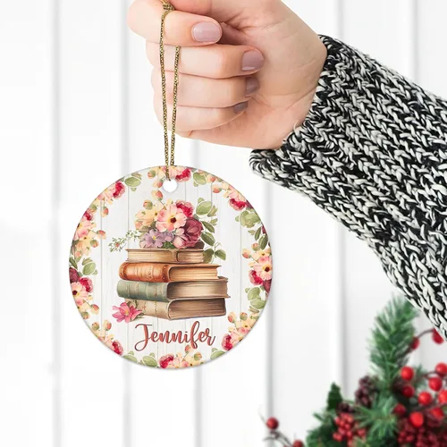 Miniatura 4 de Hyturtle Adorno de Navidad personalizado para amantes de los libros, adorno de cerámica con nombre personalizado de Just A Girl Who Loves Bookworm