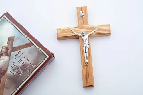 Miniatura 3 de Olive Wood Gifts Shop Cruz católica latina de madera de olivo hecha a mano con metal chapado en plata (crucifijo de 6.3 pulgadas) – Cruz