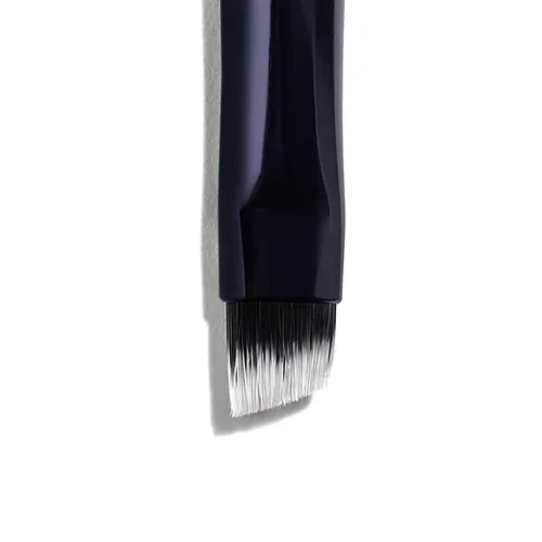 Miniatura 4 de Lune+Aster Eye Definer Duo Brush Brocha de maquillaje de ojos de doble punta para aplicar delineador de ojos, mezcla sombra de ojos. Fabricado