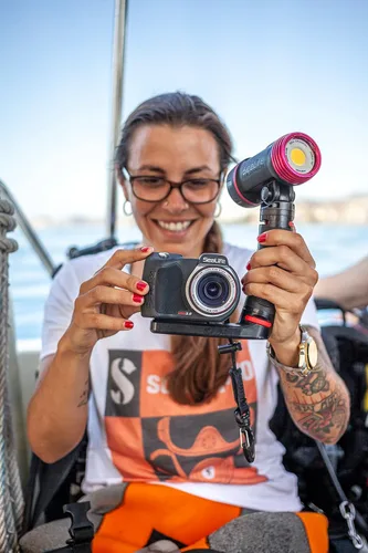 Miniatura 2 de Sea Dragon - Luz subacuática de 2500F para buceo, brillante y potente, colores brillantes, ángulo de haz amplio, LED COB de 2500 lúmenes, para todas