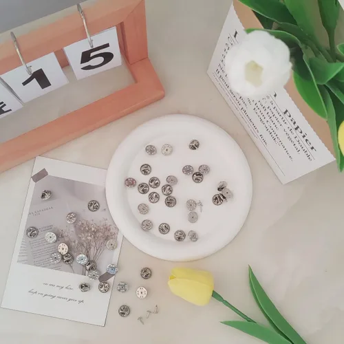 Miniatura 4 de 100 piezas de embragues traseros de pasador de bloqueo plateados, tachuelas de metal de mariposa para broche, sombrero, solapa, insignias, repuesto