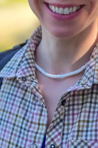 Miniatura 4 de BlueRica - Collar hawaiano suave con conchas de puka