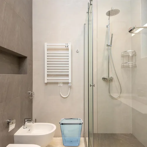 Miniatura 8 de STOBOK Cubo de basura cuadrado transparente grande para basura, contenedor decorativo de 1.5 litros para el hogar, oficina, baño, dormitorio, cocina