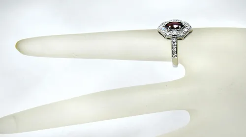 Miniatura 2 de Anillo de plata de ley 925 con gemas auténticas marquesa de 8 x 4 y gemas redondas acentuadas, 0.70 quilates con acabado rodiado