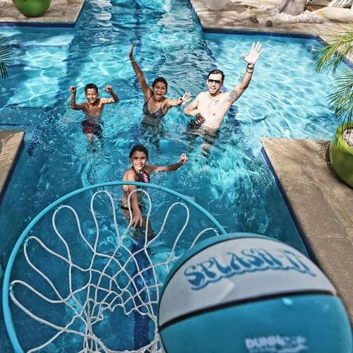 Miniatura 8 de Dunn-Rite Splash & Shoot, aro de baloncesto ajustable para piscina al aire libre con altura variable, pelota, base y borde de acero inoxidable de 18