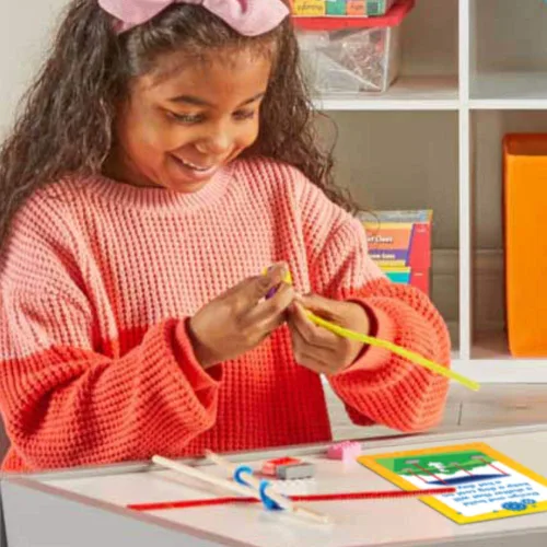 Miniatura 4 de hand2mind Makerspace - Tarjetas de tareas, tarjetas de aprendizaje STEM para niños de grado K-2, 36 actividades STEM, proyectos de construcción