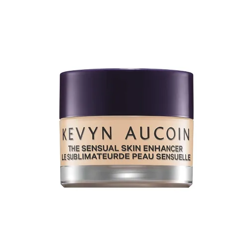 Kevyn Aucoin The Sensual Skin Enhancer - Disponible en 16 tonos: unifica el tono de la piel. Fundación todo en uno, corrector, resaltado y contorno.
