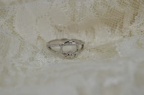 Miniatura 7 de Womens Irish Traditional Claddagh Ring 925 Sterling Silver Cubic Zirconia Statement Ring Love Loyalty and Friendship Heart