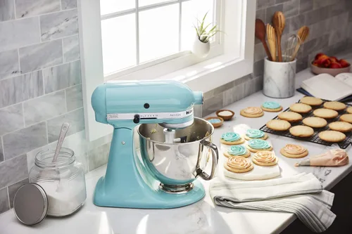 Miniatura 3 de KitchenAid Value Bundle Artisan Series - Batidora de pie inclinable de 5 cuartos de galón con batidor de borde flexible incluido, KSM150FEAQ, Aqua