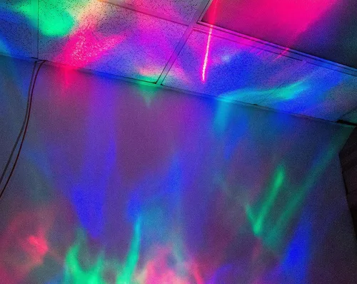 Miniatura 4 de Lámpara de proyección de luz de diamante colorido relajante con altavoz por Electronix Express