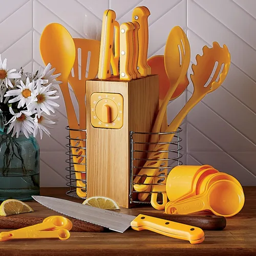 Montgomery Ward Juego de cubiertos y utensilios de 25 piezas, Golden Honey - Apartment Essentials - Kit de preparación de cocina con cuchillos de