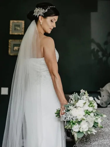 Miniatura 3 de Unsutuo Velo de novia de 1 nivel, velo catedral, velo de tul con peine para mujeres y niñas (59 pulgadas de ancho, 47 pulgadas de largo, blanco)