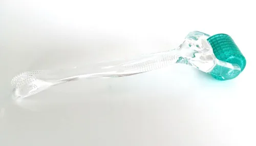 Miniatura 8 de Derma Roller - 192 agujas de titanio de 0.012 in - Rodillo de microagujas cosmética herramienta de microdermoabrasión para cara - Incluye estuche